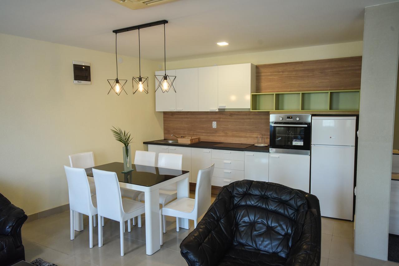 City Center Apartments Пирот Экстерьер фото