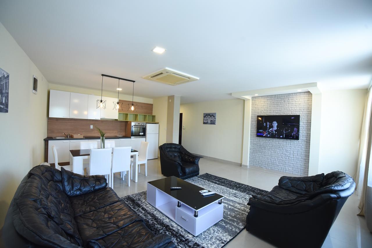City Center Apartments Пирот Экстерьер фото