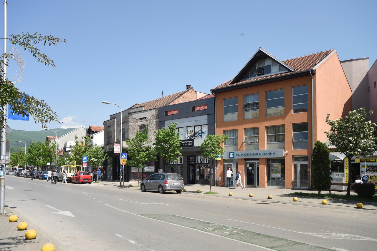 City Center Apartments Пирот Экстерьер фото