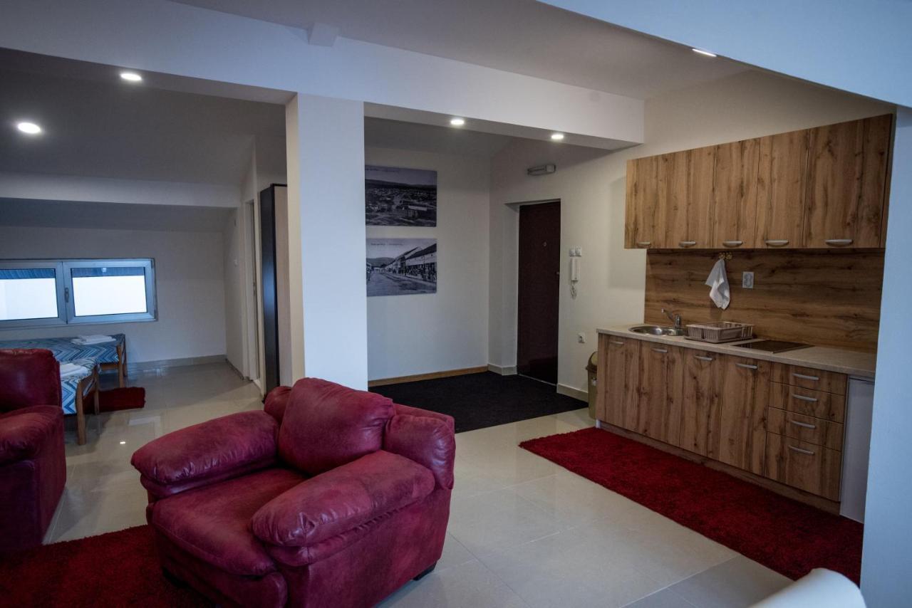 City Center Apartments Пирот Экстерьер фото